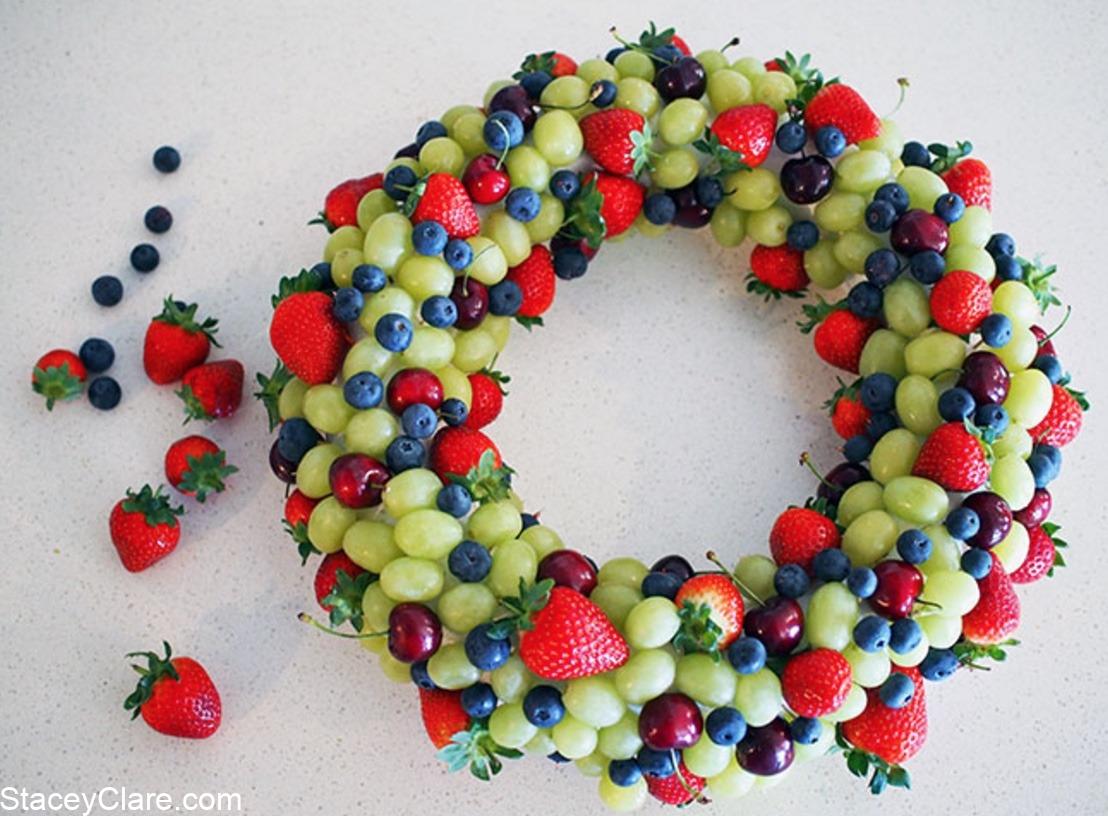 fresh-berry-edible-christmas-wreath