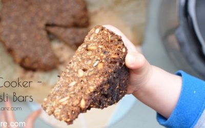 Healthy low-sugar lunchbox muesli bar that is made in the slow cooker